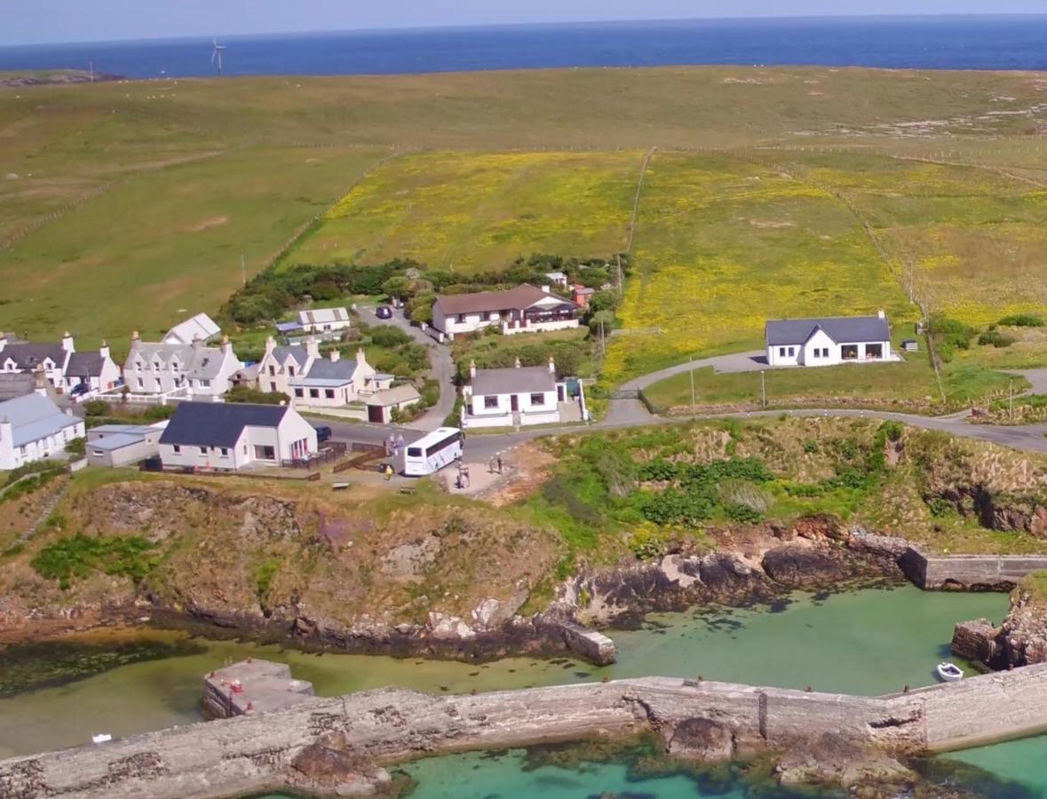Road End Cottage Port of Ness Exterior photo